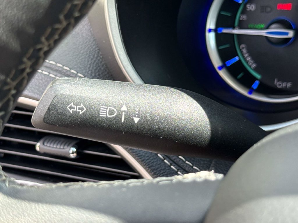 Used 2024 Chrysler Pacifica Limited FWD image 27