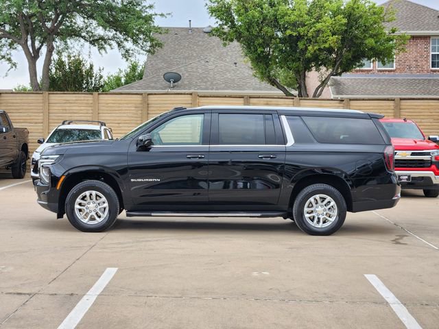 Used 2025 Chevrolet Suburban LS RWD image 12