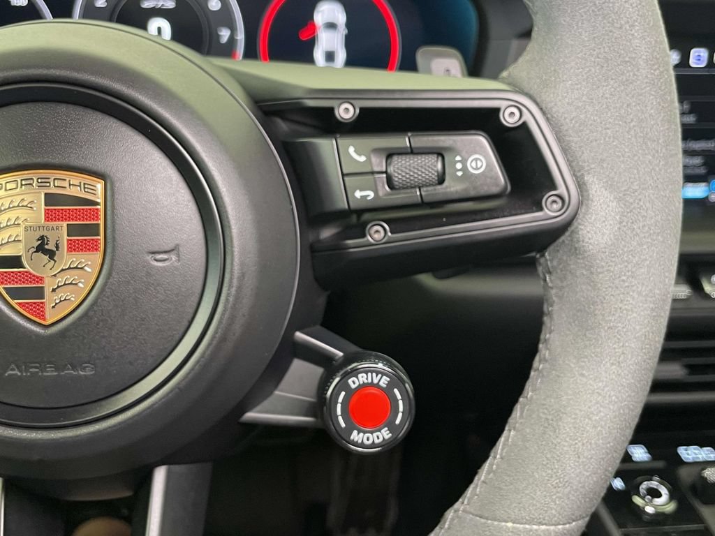 Used 2026 Porsche 911 Carrera GTS RWD image 38