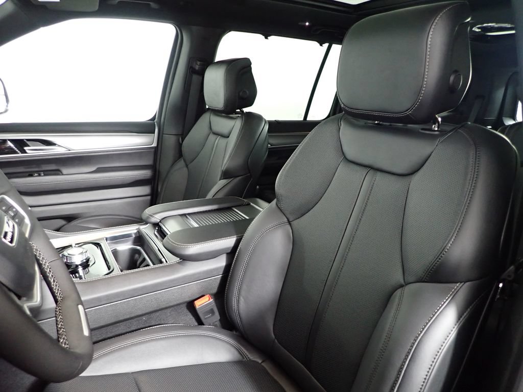 New 2026 Jeep Grand Wagoneer Limited AWD/4WD image 27