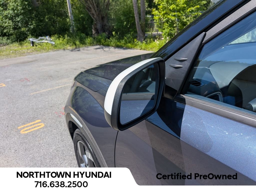 Used 2023 Hyundai Venue Limited FWD image 40