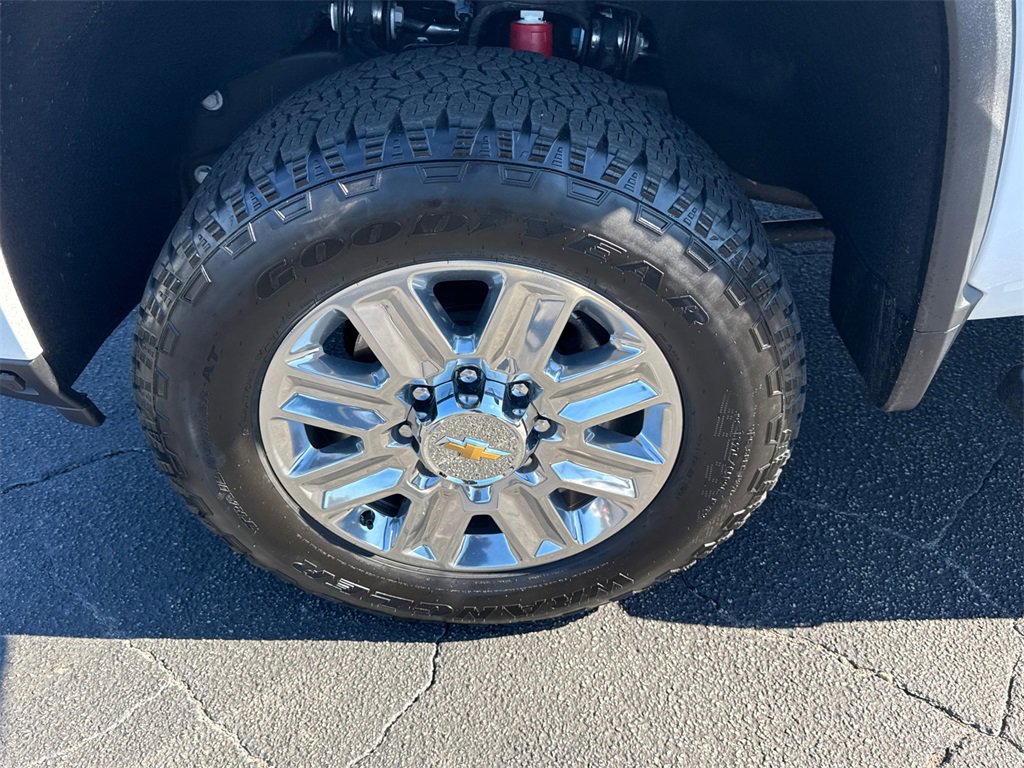 Used 2024 Chevrolet Silverado 2500 High Country w/ High Country Premium Package image 12