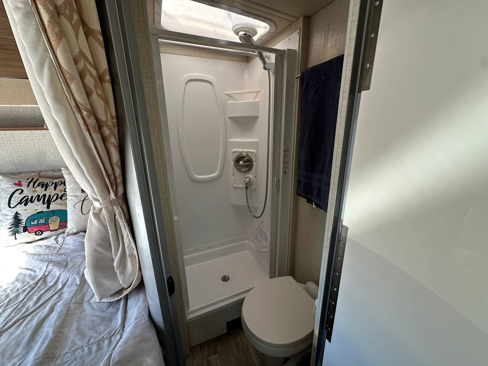 Used 2016 Mercedes-Benz Sprinter 3500 image 31