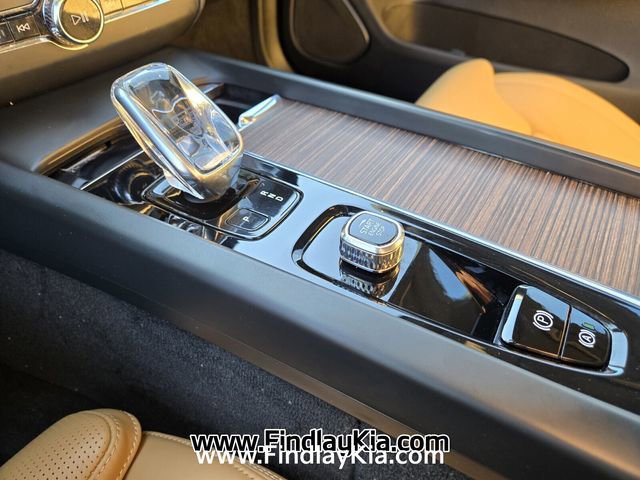 Used 2022 Volvo XC60 T8 Inscription w/ Advanced Package image 25