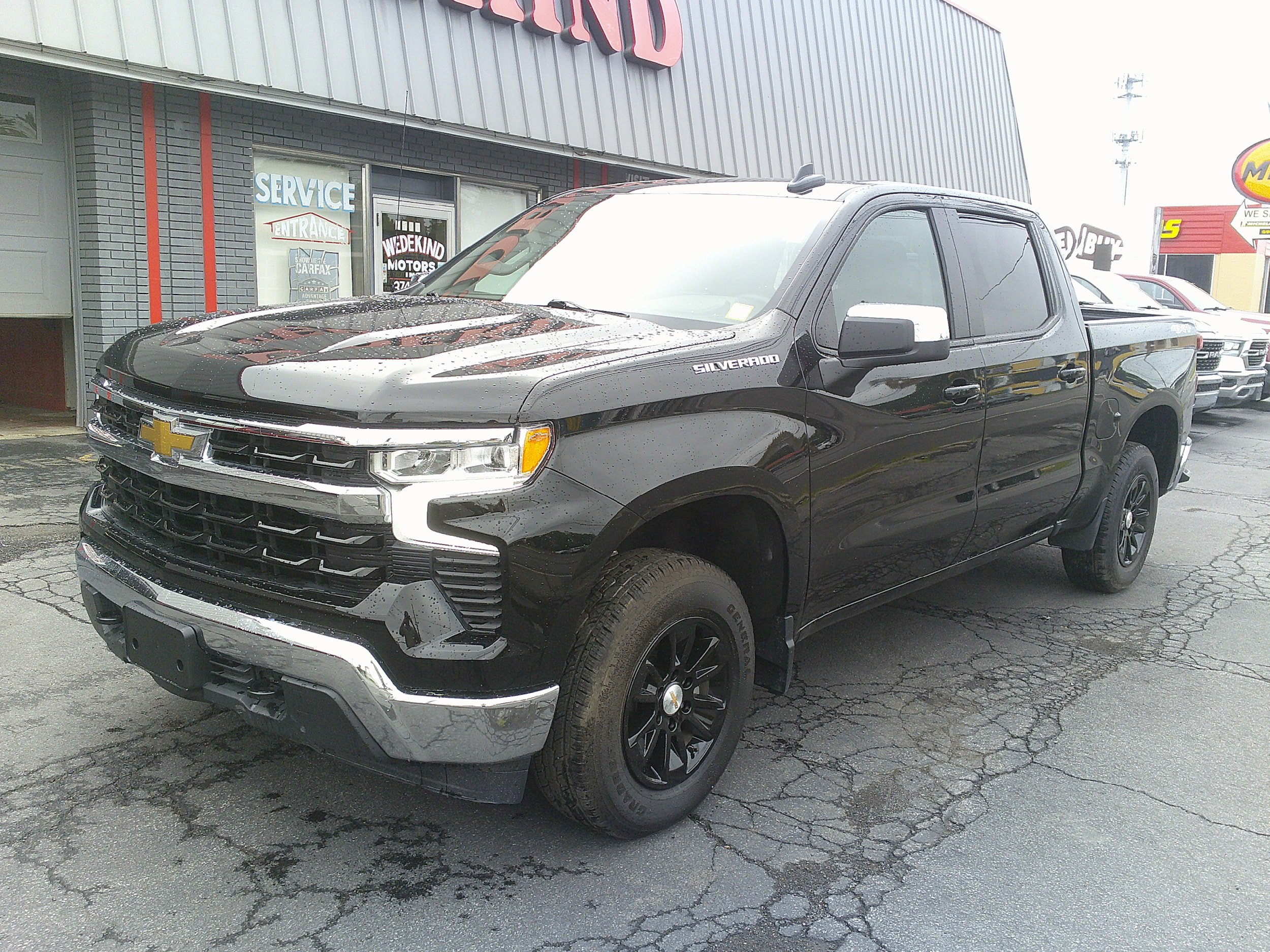 Used 2026 Chevrolet Silverado 1500 LT AWD/4WD image 11