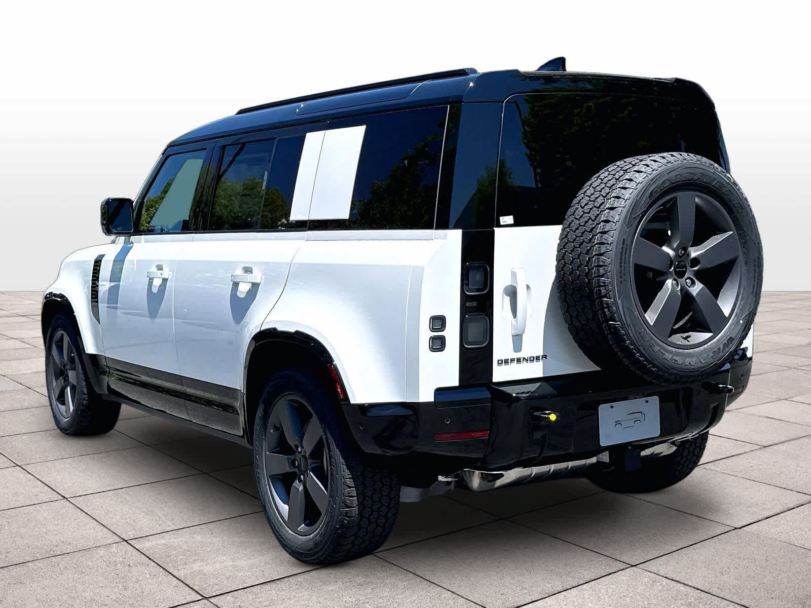 New 2026 Land Rover Defender 110 X-Dynamic SE AWD/4WD image 3