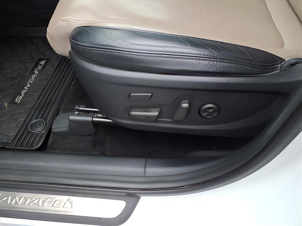 Used 2019 Hyundai Santa Fe AWD image 10