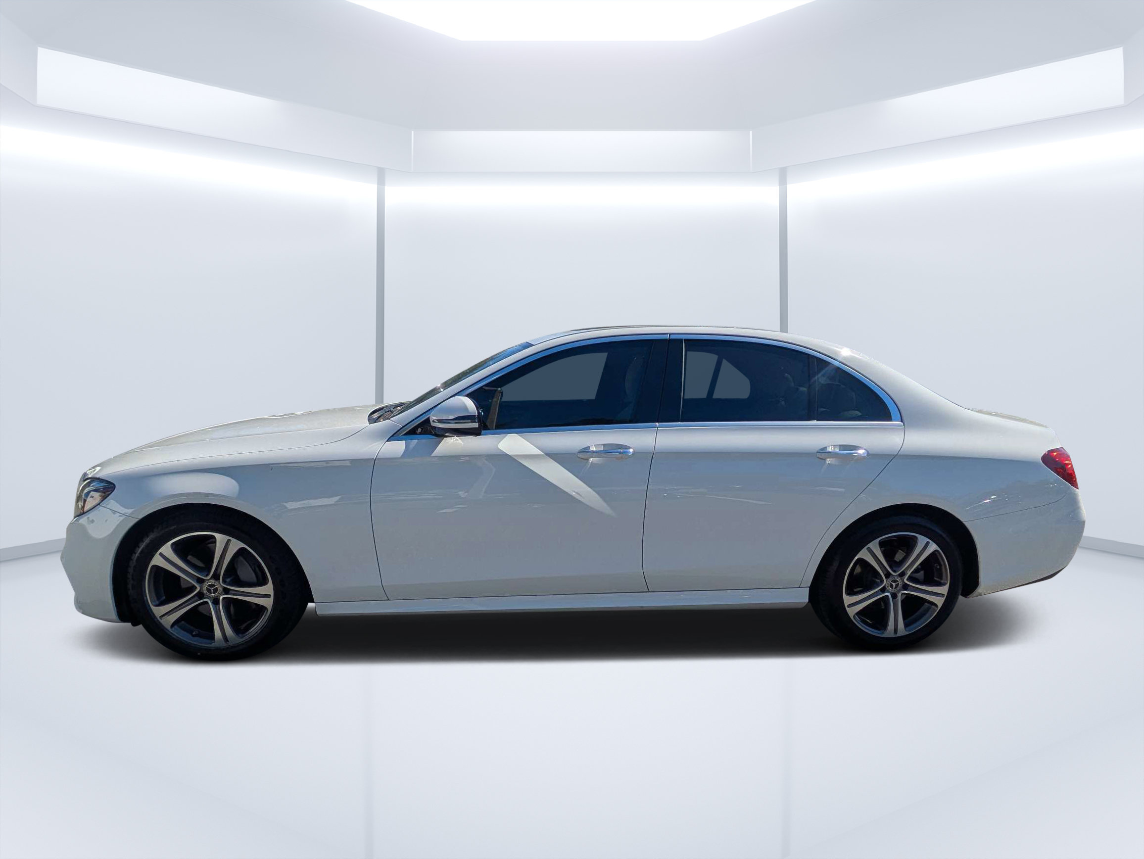 Used 2020 Mercedes-Benz E 350 Sedan image 6