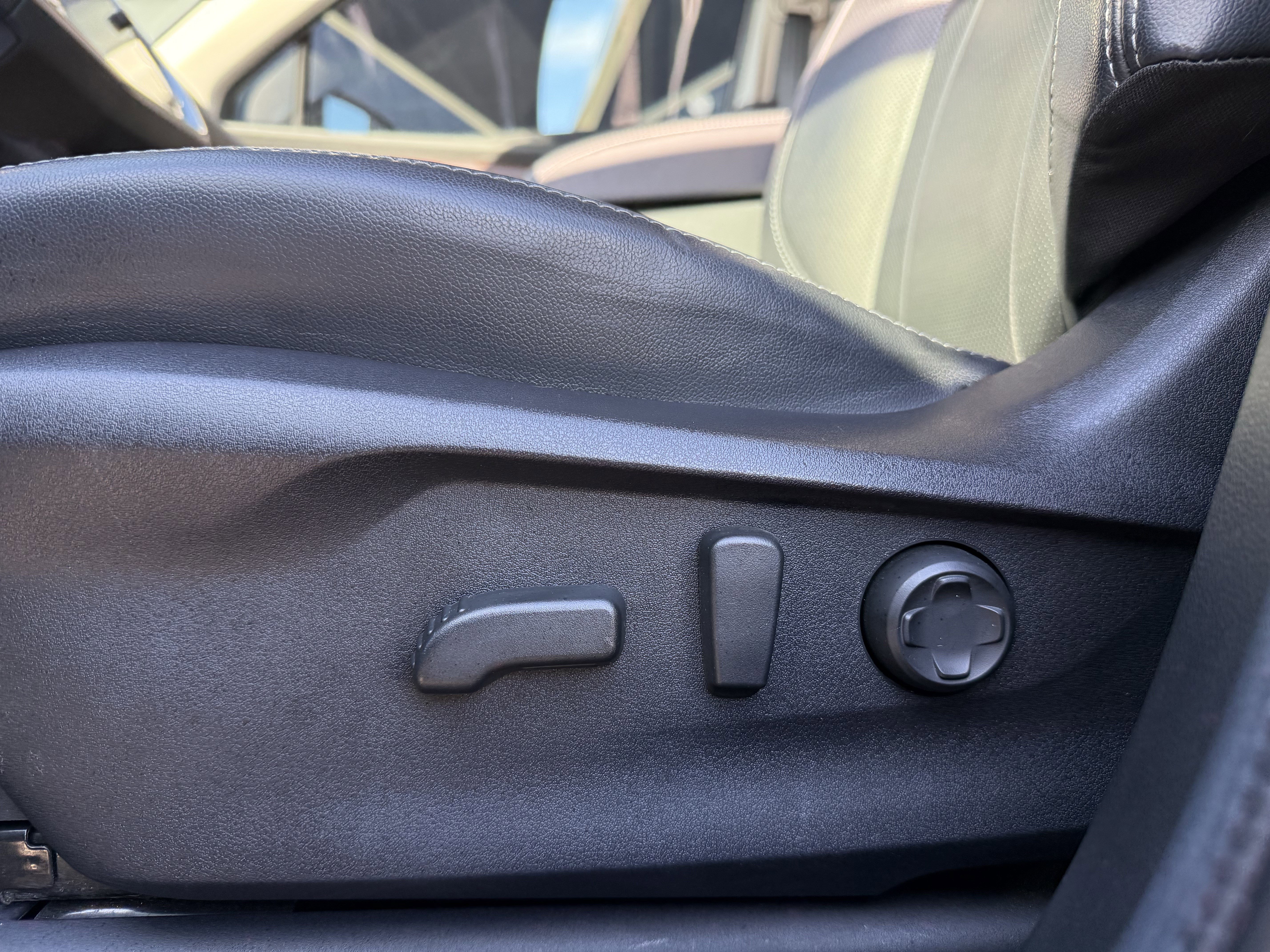 Certified 2024 Subaru Ascent Touring w/ Popular Package #2 image 23