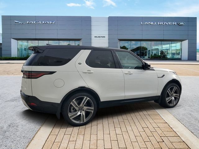 Used 2024 Land Rover Discovery Dynamic SE AWD/4WD image 5