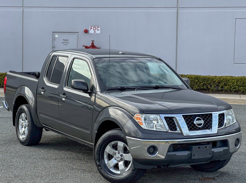 Used 2011 Nissan Frontier SV w/ SV Premium Utility Pkg AWD/4WD image 8