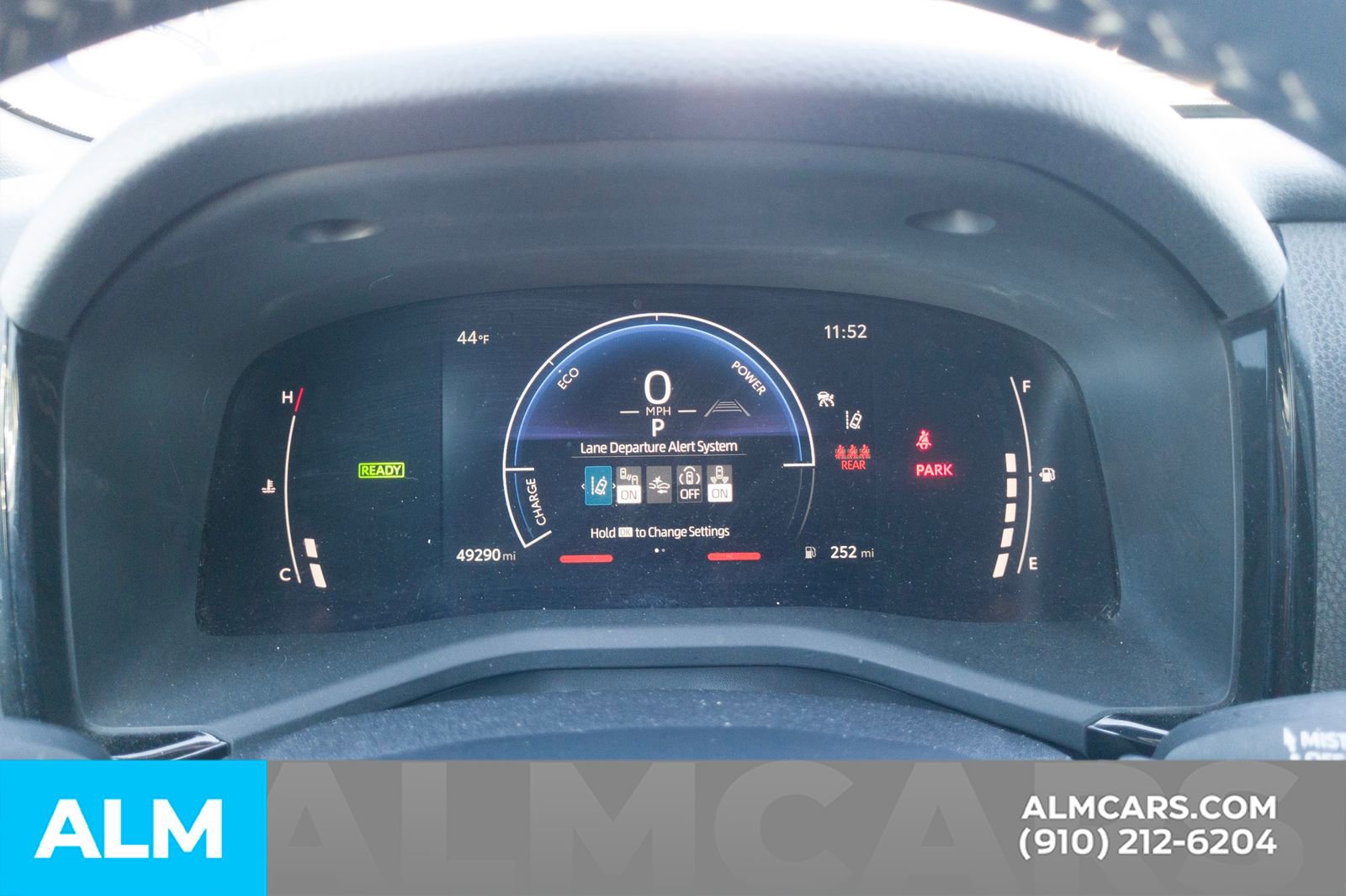 Used 2025 Toyota Camry SE image 32