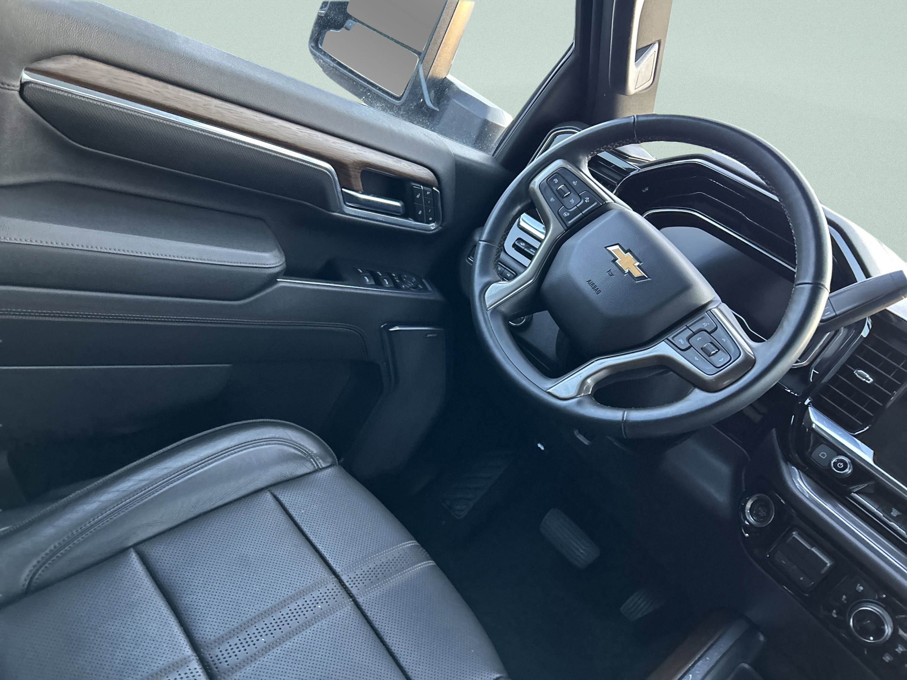 Used 2024 Chevrolet Silverado 2500 High Country w/ Technology Package image 17
