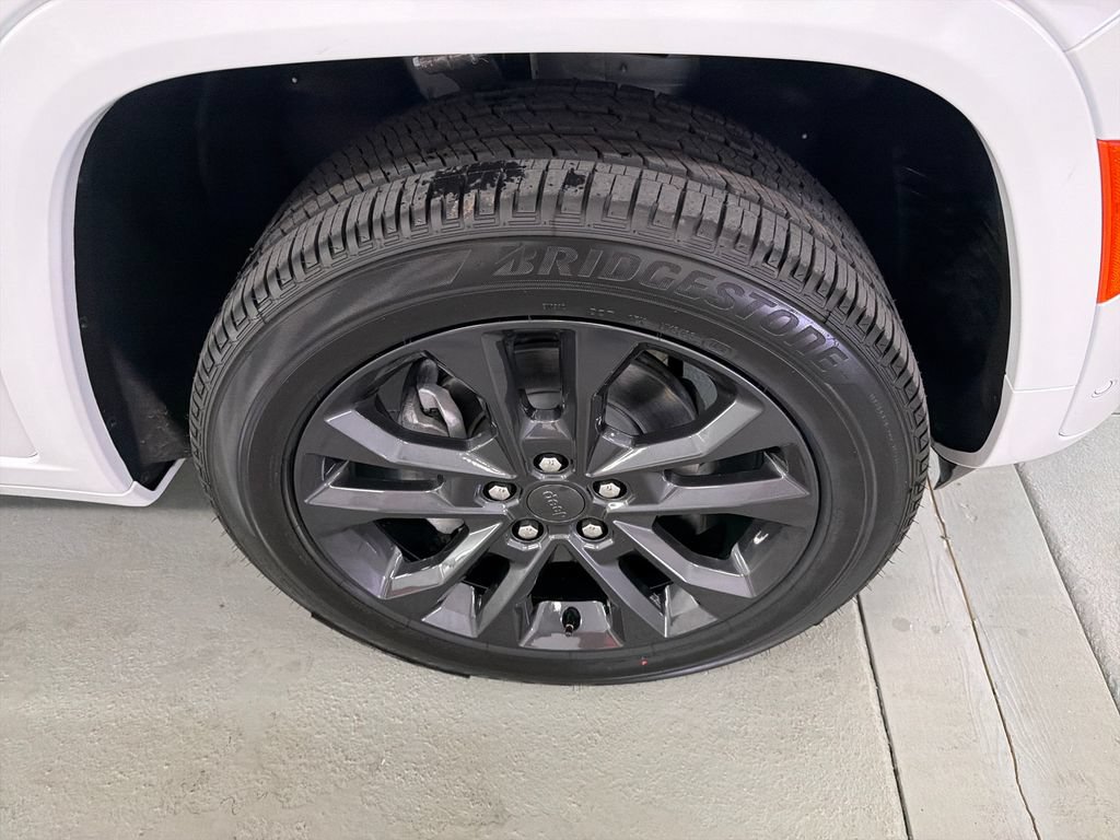 New 2026 Jeep Grand Cherokee Limited AWD/4WD image 4