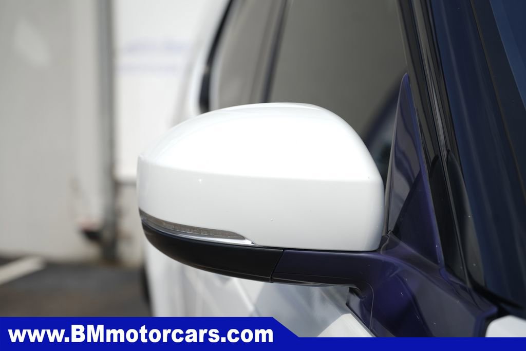 Used 2019 Land Rover Discovery HSE AWD/4WD image 9