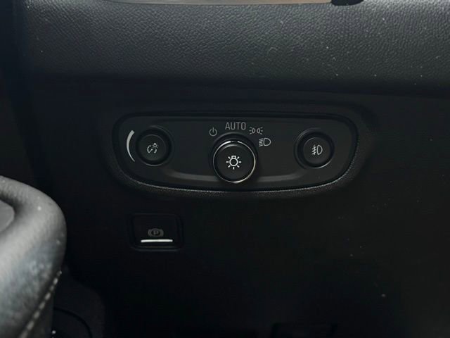 Used 2024 GMC Terrain SLT image 29