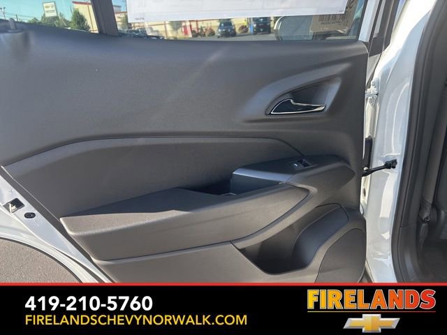 New 2025 Chevrolet Trax LT w/ Sunroof Package image 30