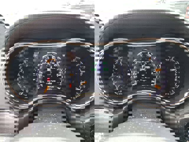 Used 2014 Jeep Grand Cherokee Summit w/ Trailer Tow Group IV image 32