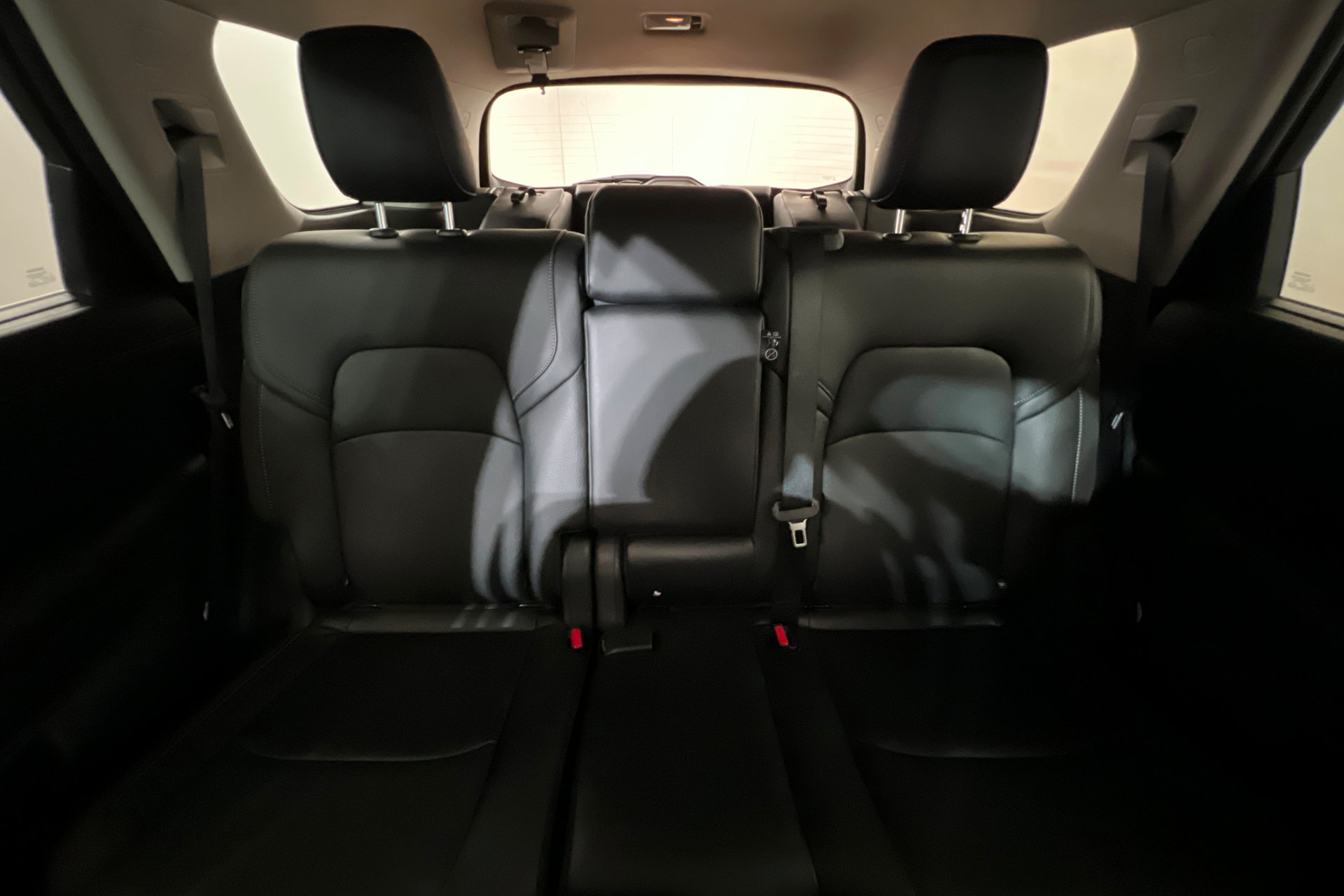Used 2025 Nissan Pathfinder SL FWD image 27