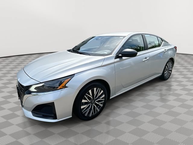 Used 2024 Nissan Altima 2.5 SV