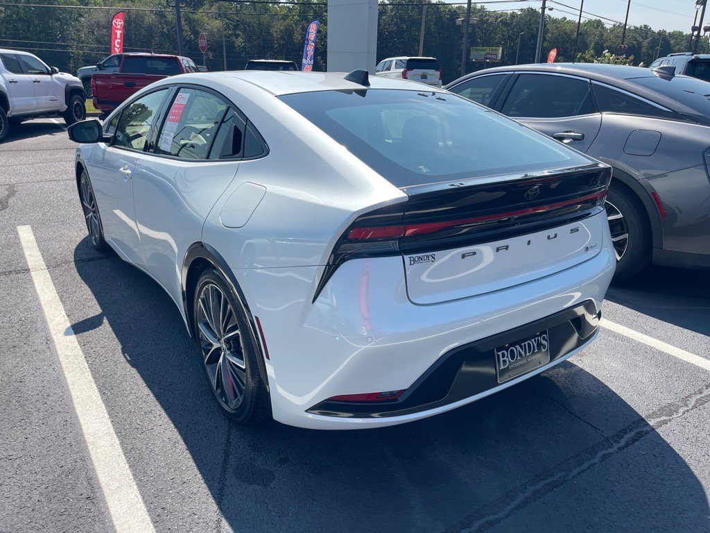 New 2026 Toyota Prius XLE FWD image 11
