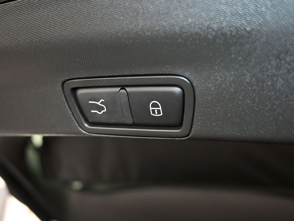 Used 2019 Alfa Romeo Stelvio w/ Nero Edizione image 37