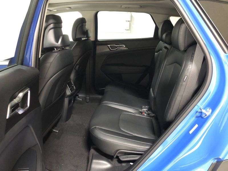 New 2026 Kia Sportage EX w/ EX Panorama Roof Package image 16