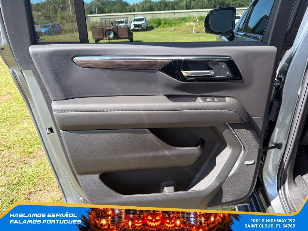 New 2026 Chevrolet Suburban LT w/ Comfort Package AWD/4WD image 24