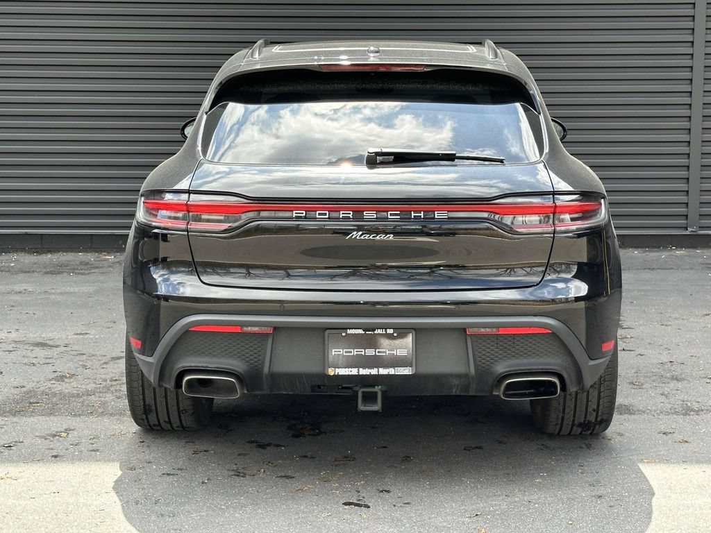 Used 2025 Porsche Macan AWD/4WD image 4