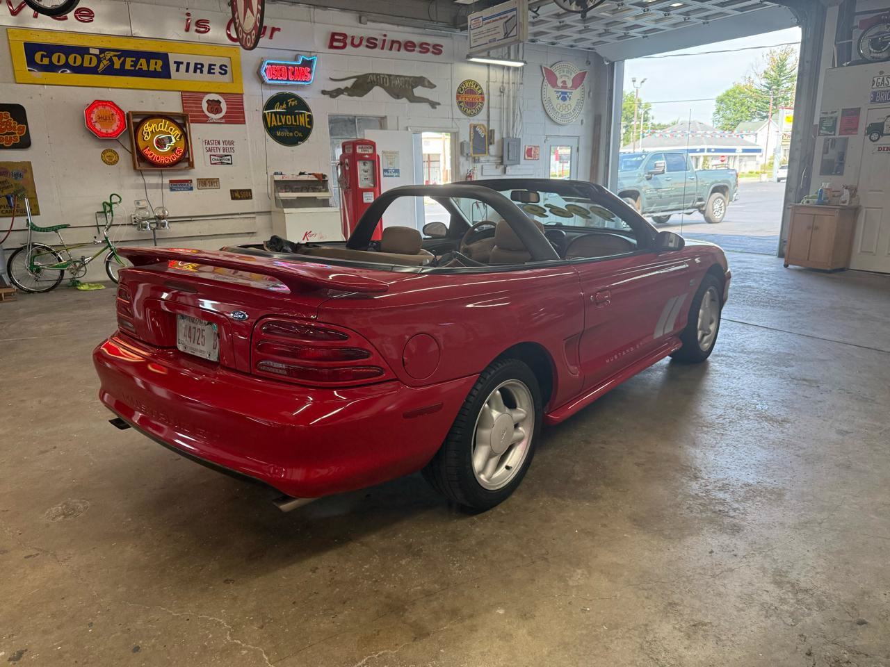 Used 1994 Ford Mustang GT RWD image 5