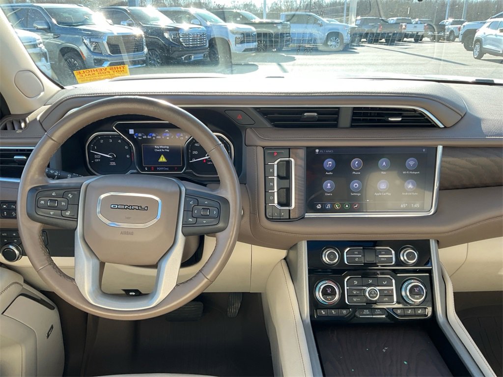 Used 2021 GMC Yukon XL Denali w/ Advanced Technology Package image 16