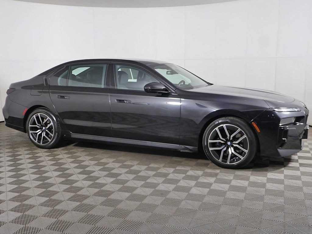 Used 2023 BMW 760i xDrive w/ Executive Package AWD/4WD image 19