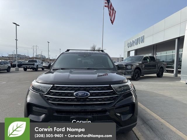 Used 2020 Ford Explorer XLT image 2