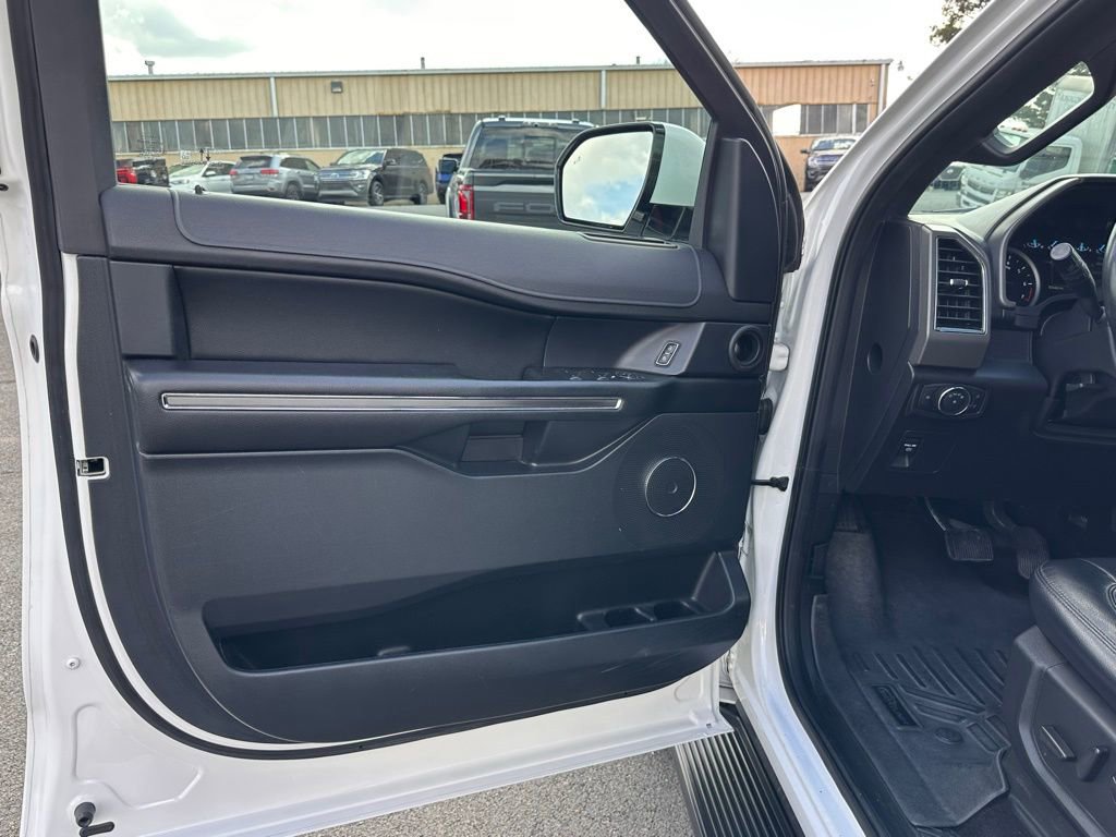 Used 2021 Ford Expedition XLT image 15