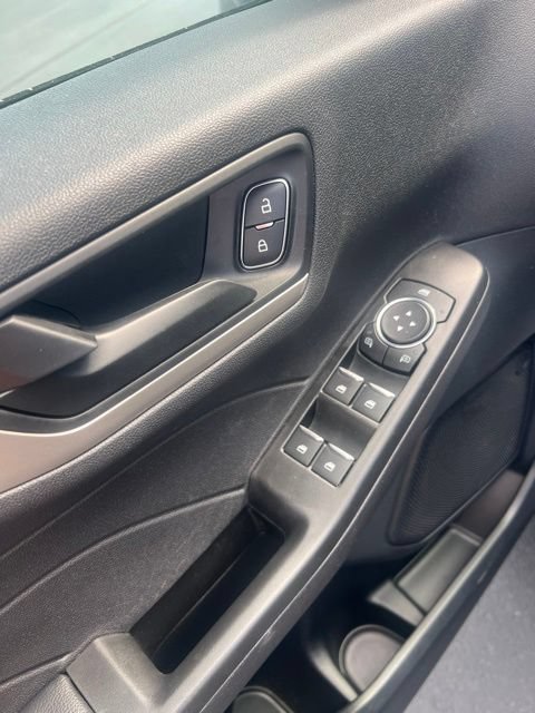 Used 2022 Ford Escape SE w/ SE Sport Appearance Package AWD/4WD image 24