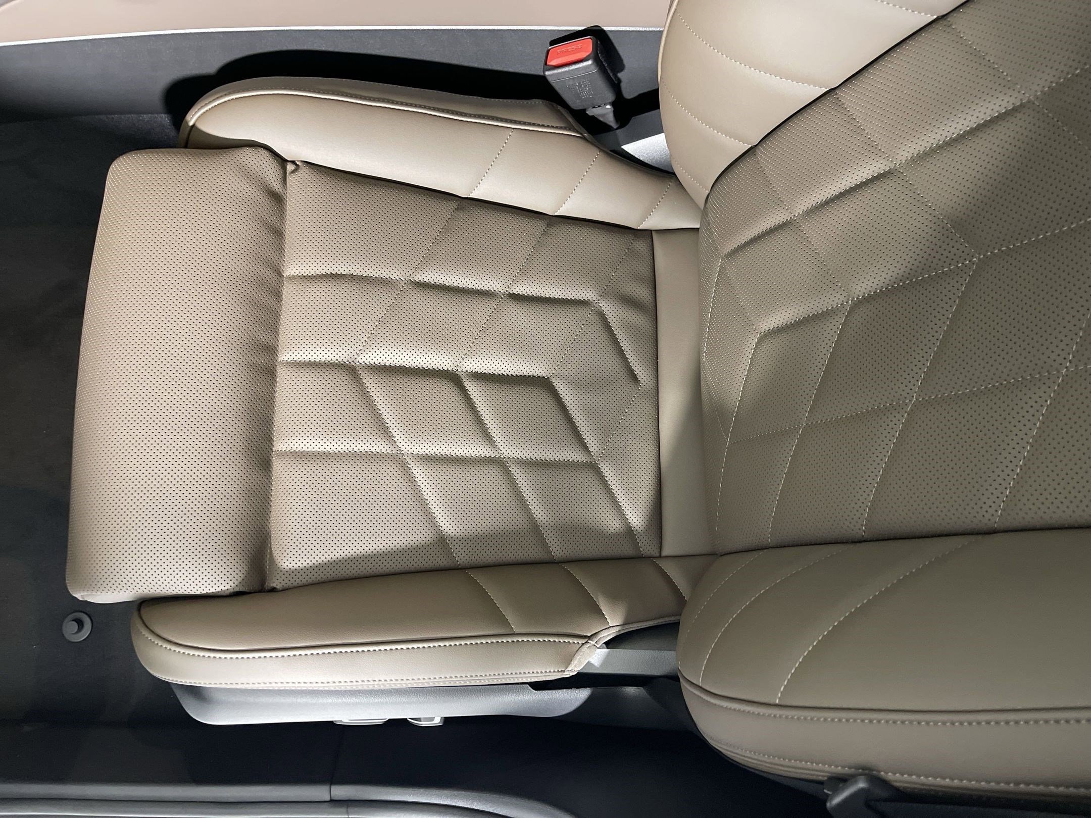 Used 2026 BMW 530i xDrive w/ Executive Package image 24