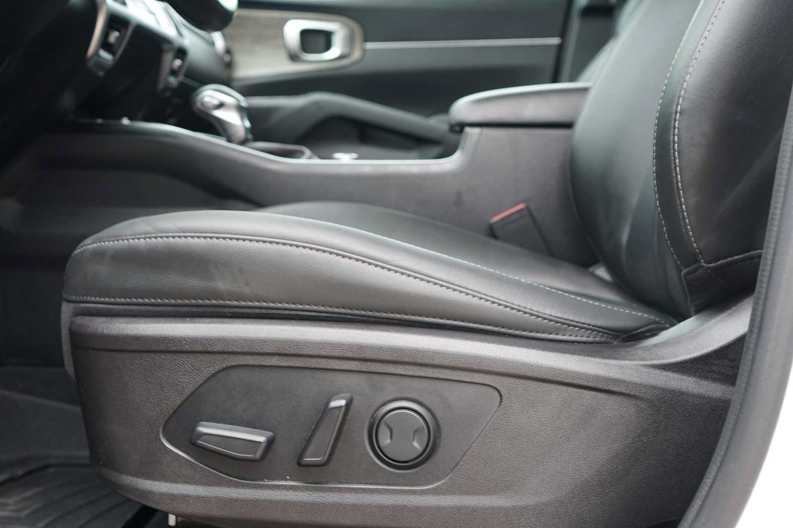 Used 2021 Kia Sorento EX AWD/4WD image 19