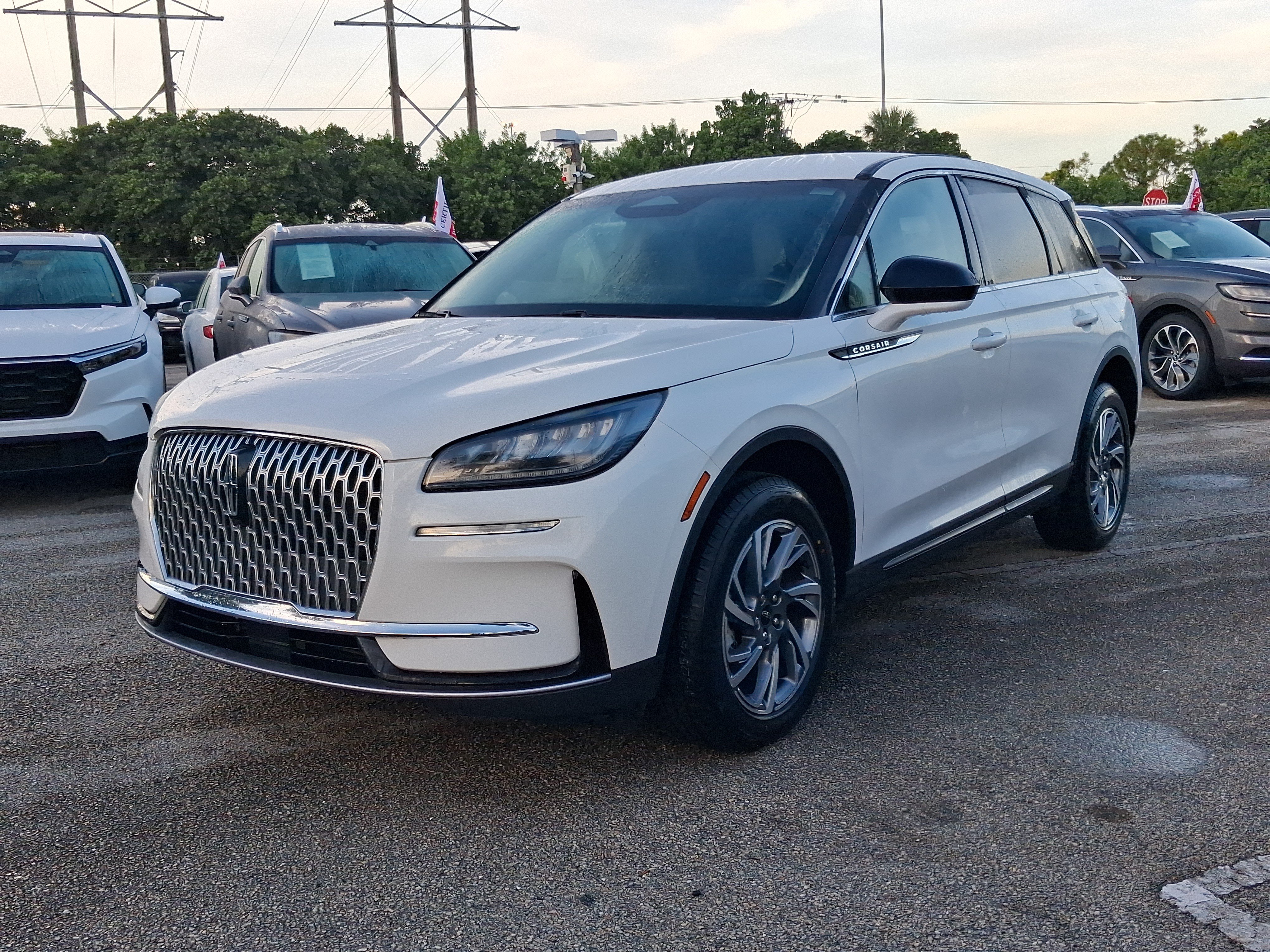 Certified 2023 Lincoln Corsair FWD image 2