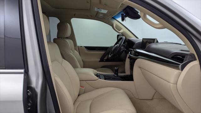 Used 2018 Lexus LX 570 4WD image 21