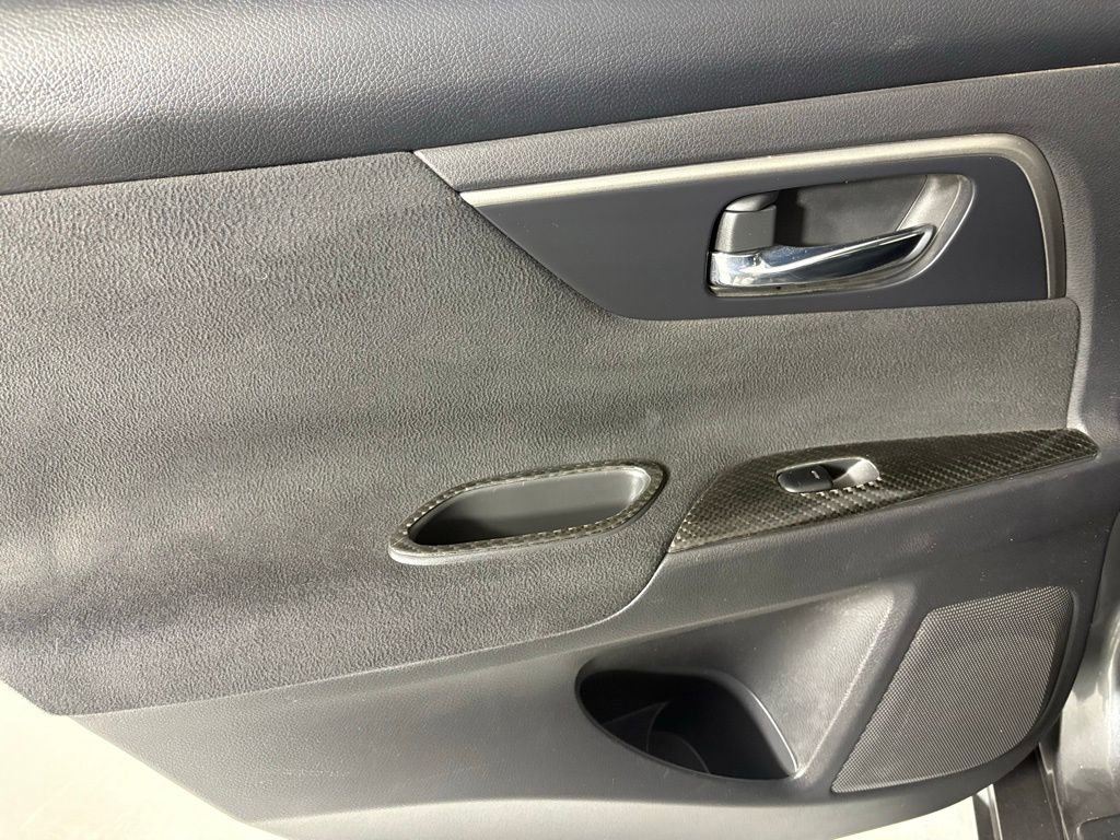 Used 2015 Nissan Altima 2.5 S w/ Sport Value Package image 30