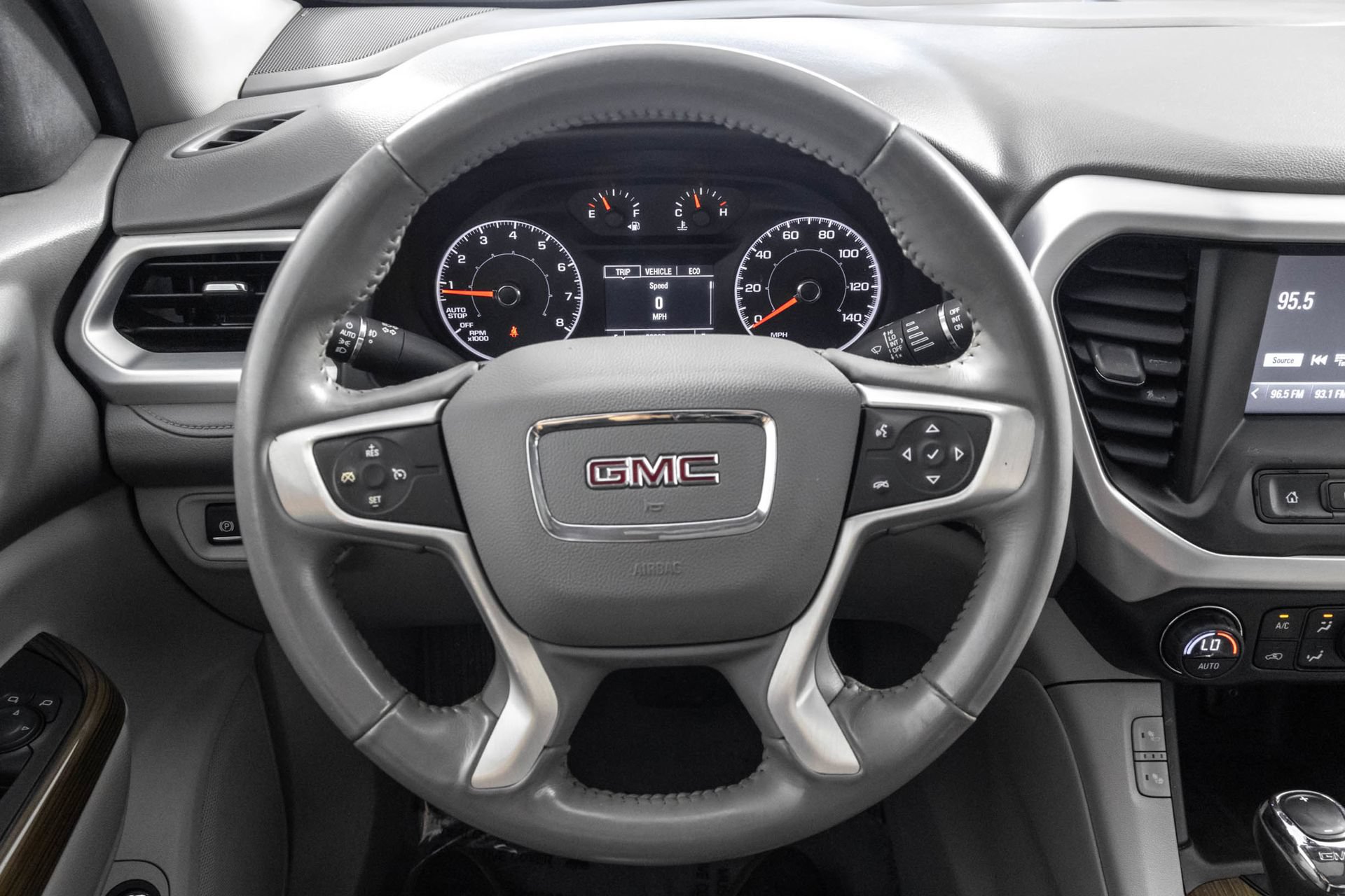 Used 2018 GMC Acadia SLE FWD image 28