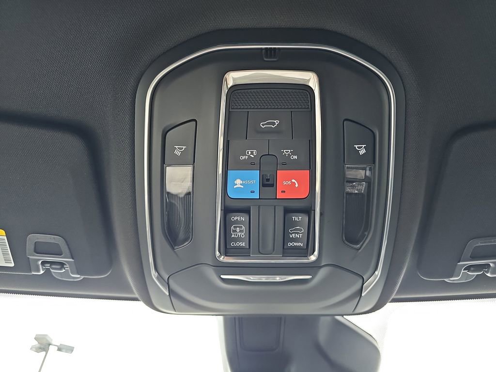 New 2025 Jeep Grand Cherokee L Altitude image 23