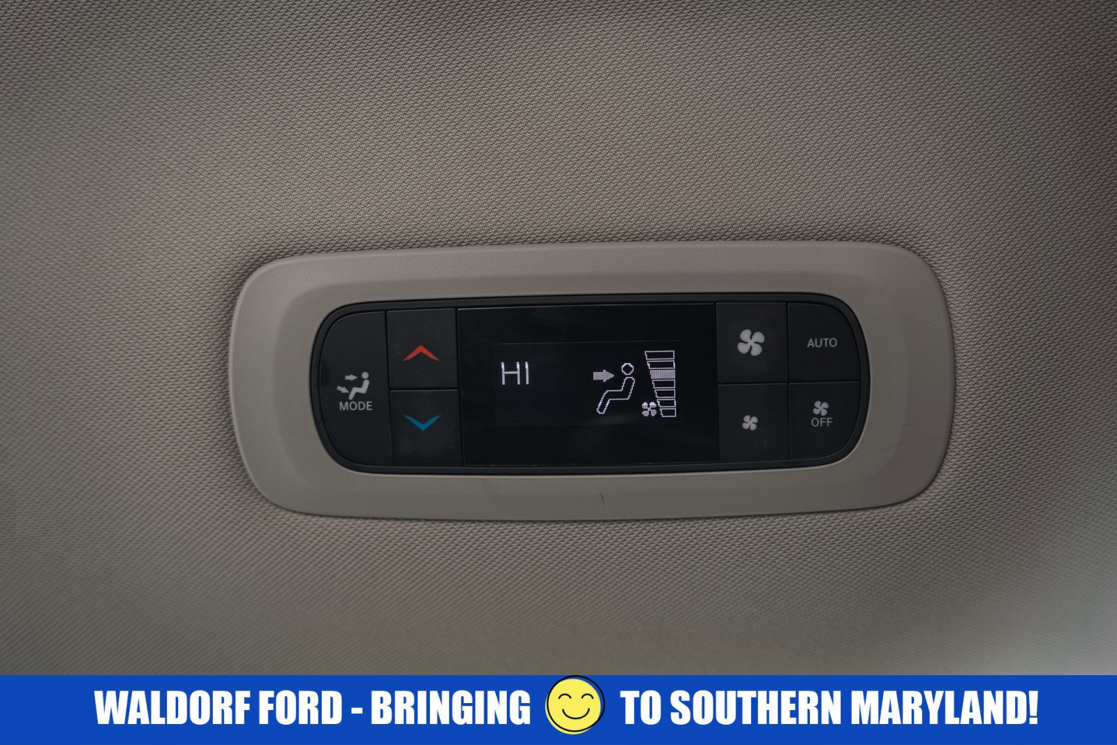 Used 2024 Chrysler Pacifica Touring-L image 35