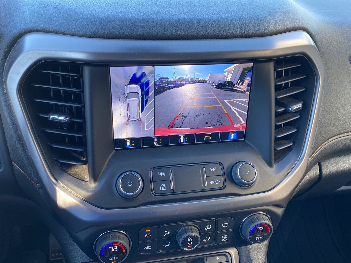 Used 2023 GMC Acadia AT4 w/ Technology Package AWD/4WD image 17