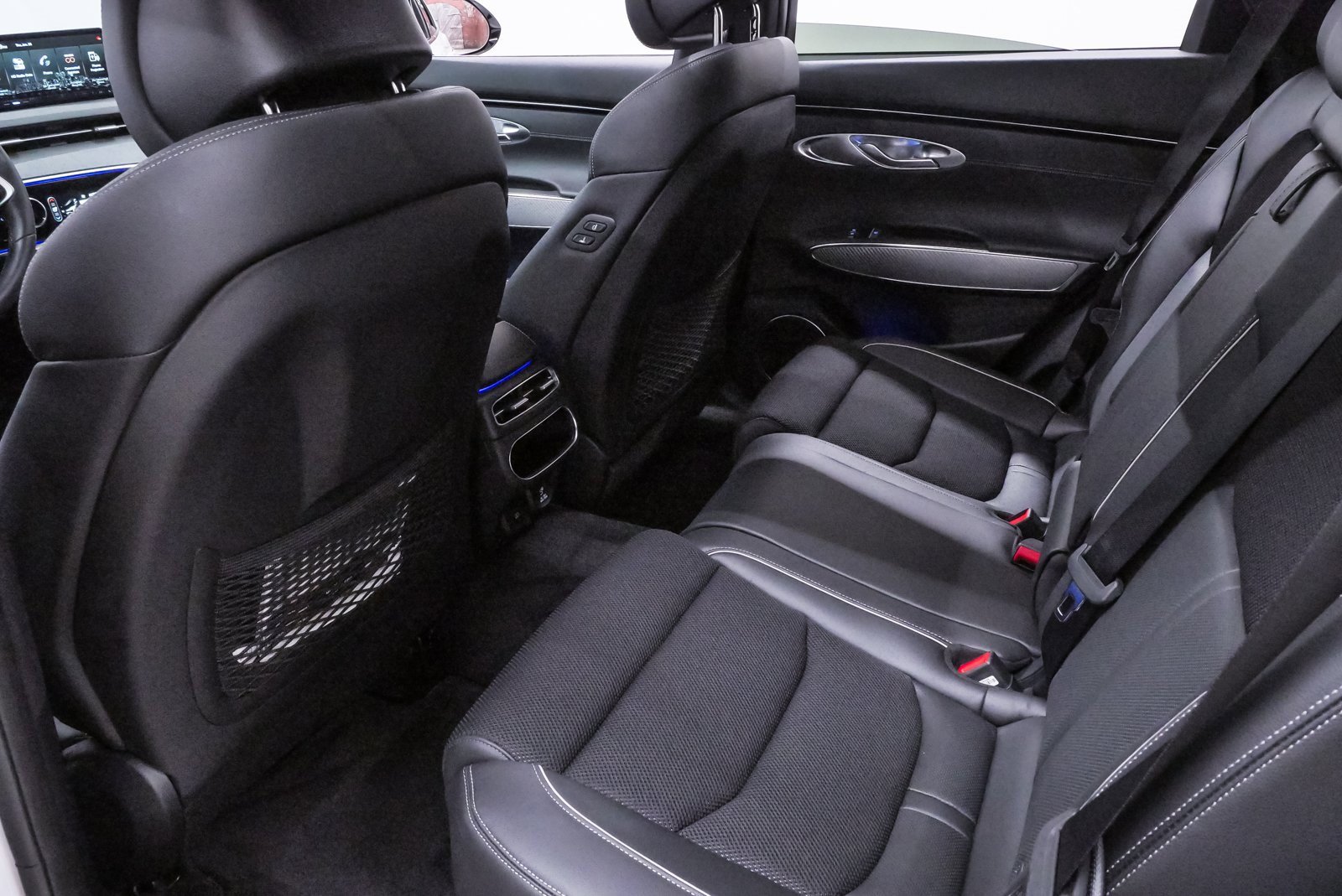 Certified 2025 Genesis GV70 3.5T Sport image 11