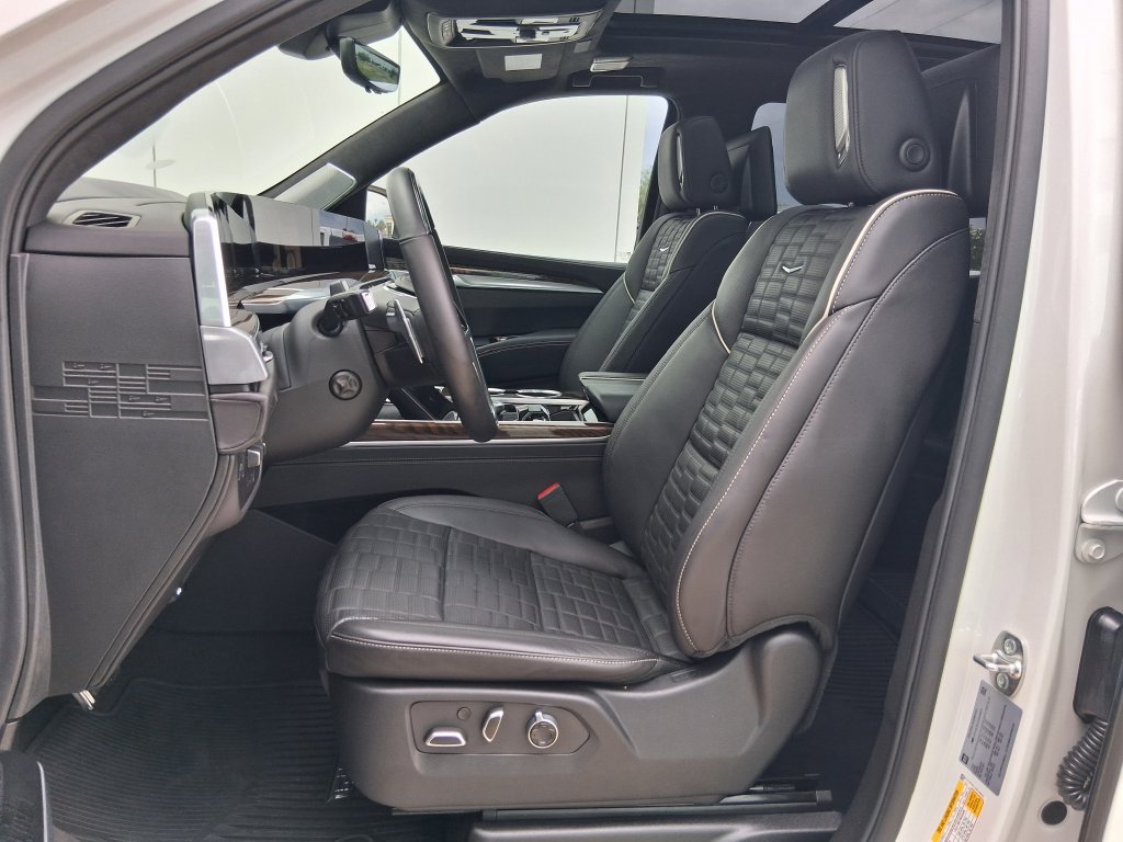 Used 2025 Cadillac Escalade Sport Platinum AWD/4WD image 20
