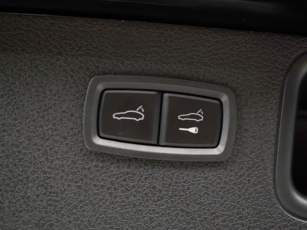Certified 2026 Porsche Macan AWD/4WD image 15
