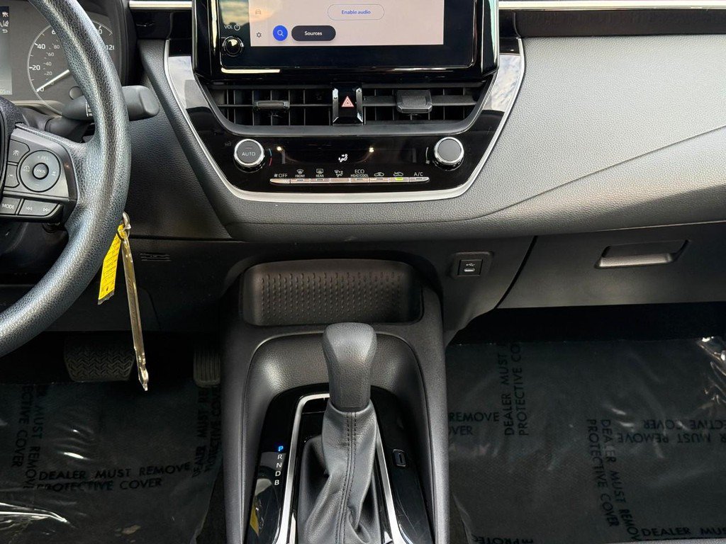 Used 2025 Toyota Corolla LE FWD image 16