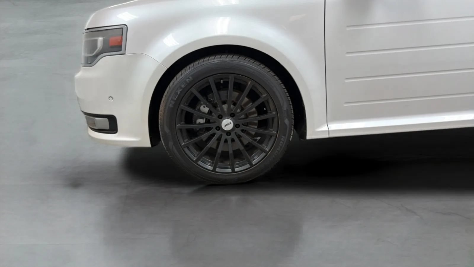 Used 2014 Ford Flex Limited w/ Equipment Group 303A AWD/4WD image 28