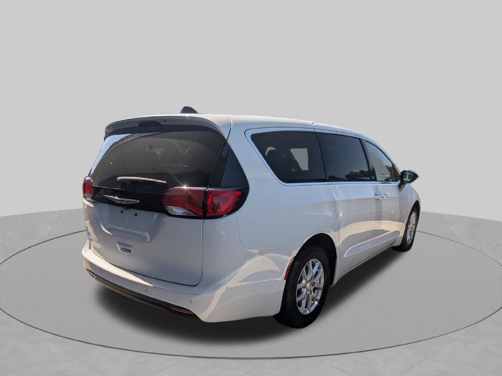 New 2027 Chrysler Pacifica LX FWD image 3